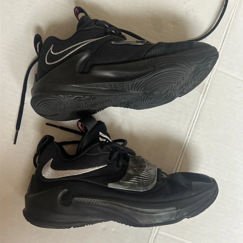 Nike‎ Zoom Freak 3 GS 'Black Metallic Silver' DB4158-002 4.5Y No Box.